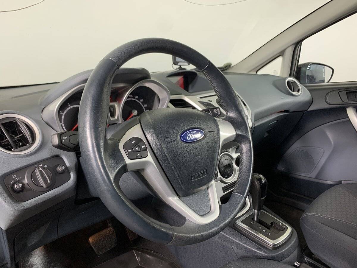 Купить Ford Fiesta с пробегом. Фото: #11