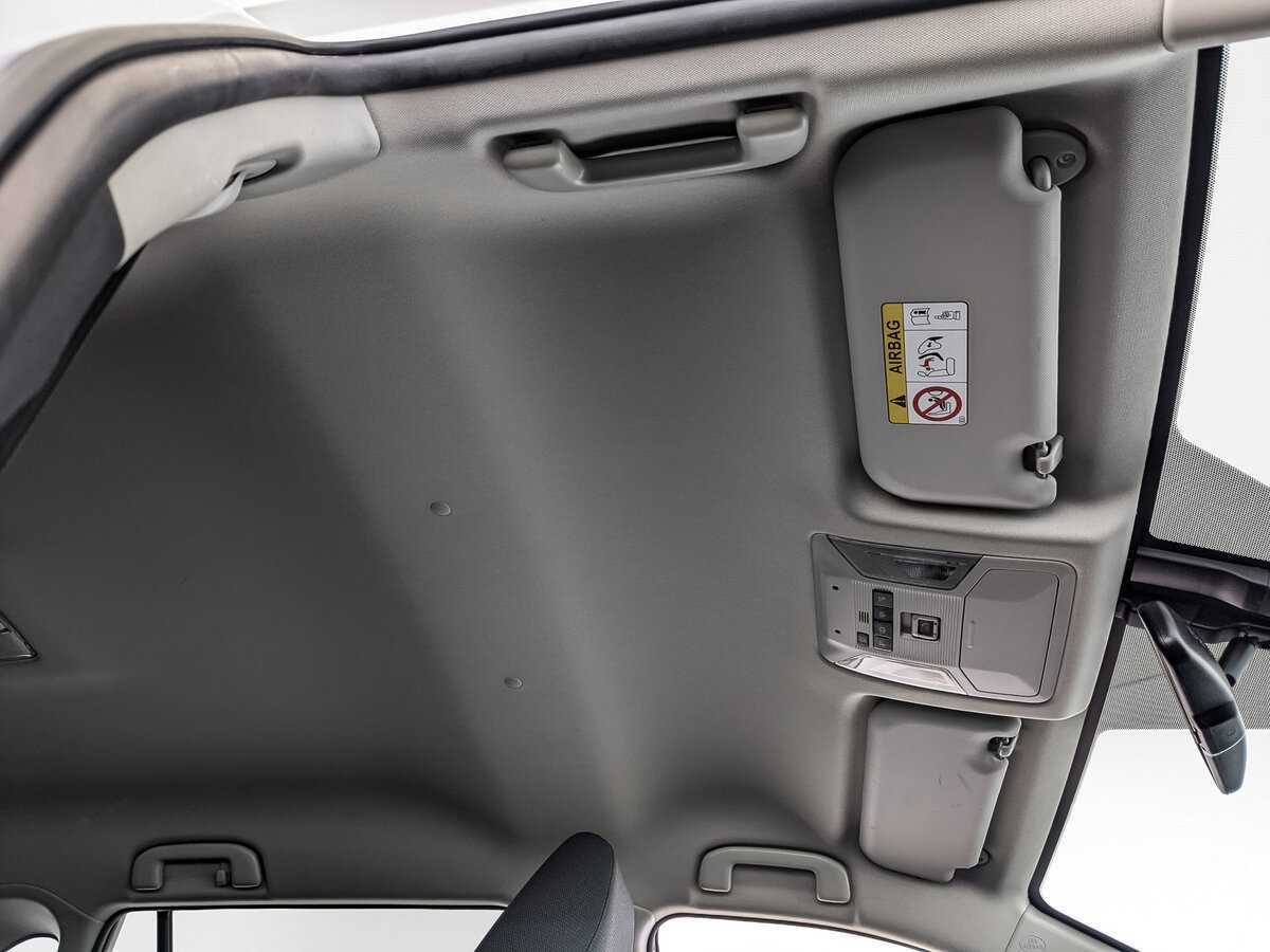 Купить Toyota RAV4 с пробегом. Фото: #18
