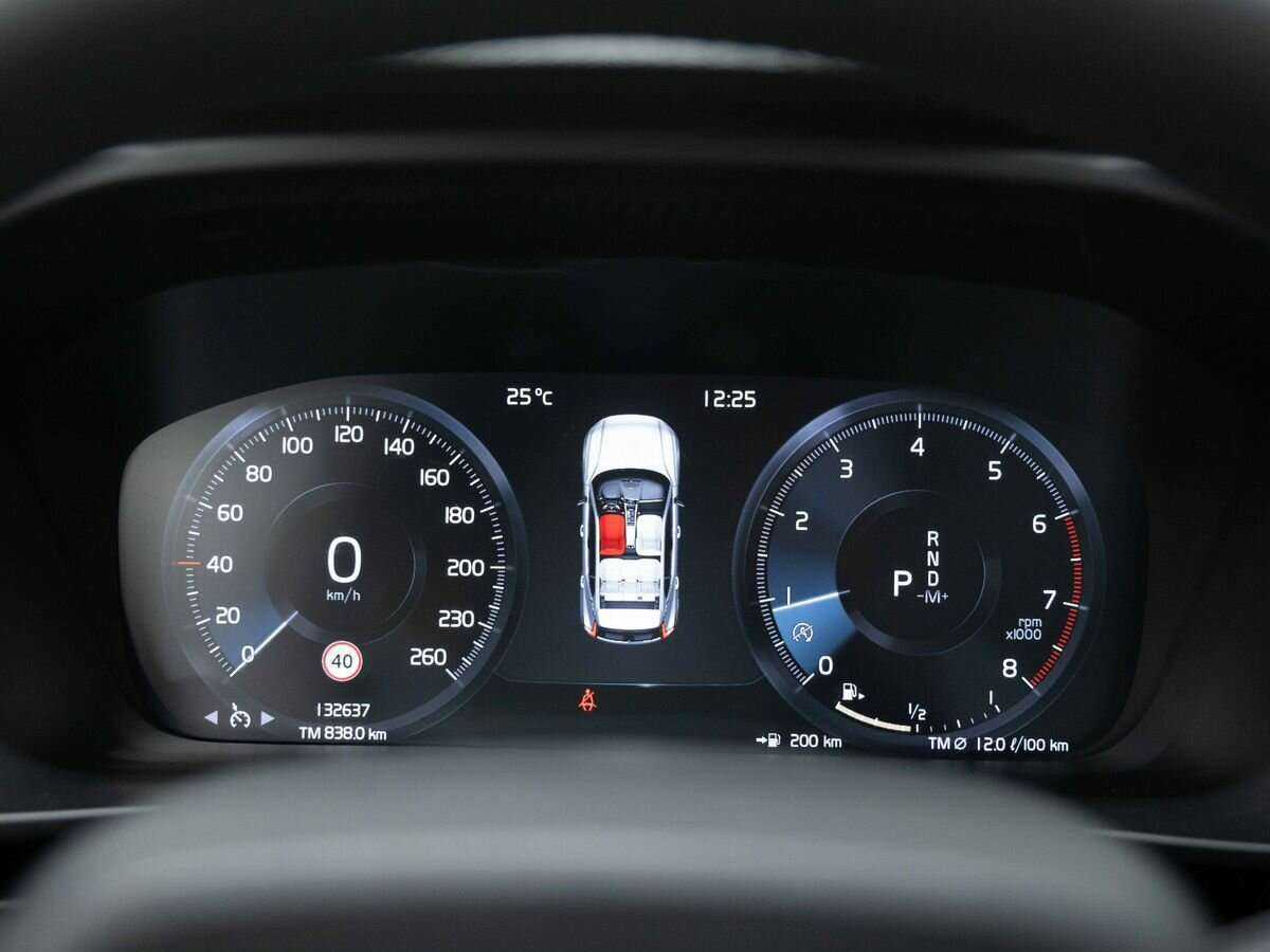 Купить Volvo XC40 с пробегом. Фото: #16