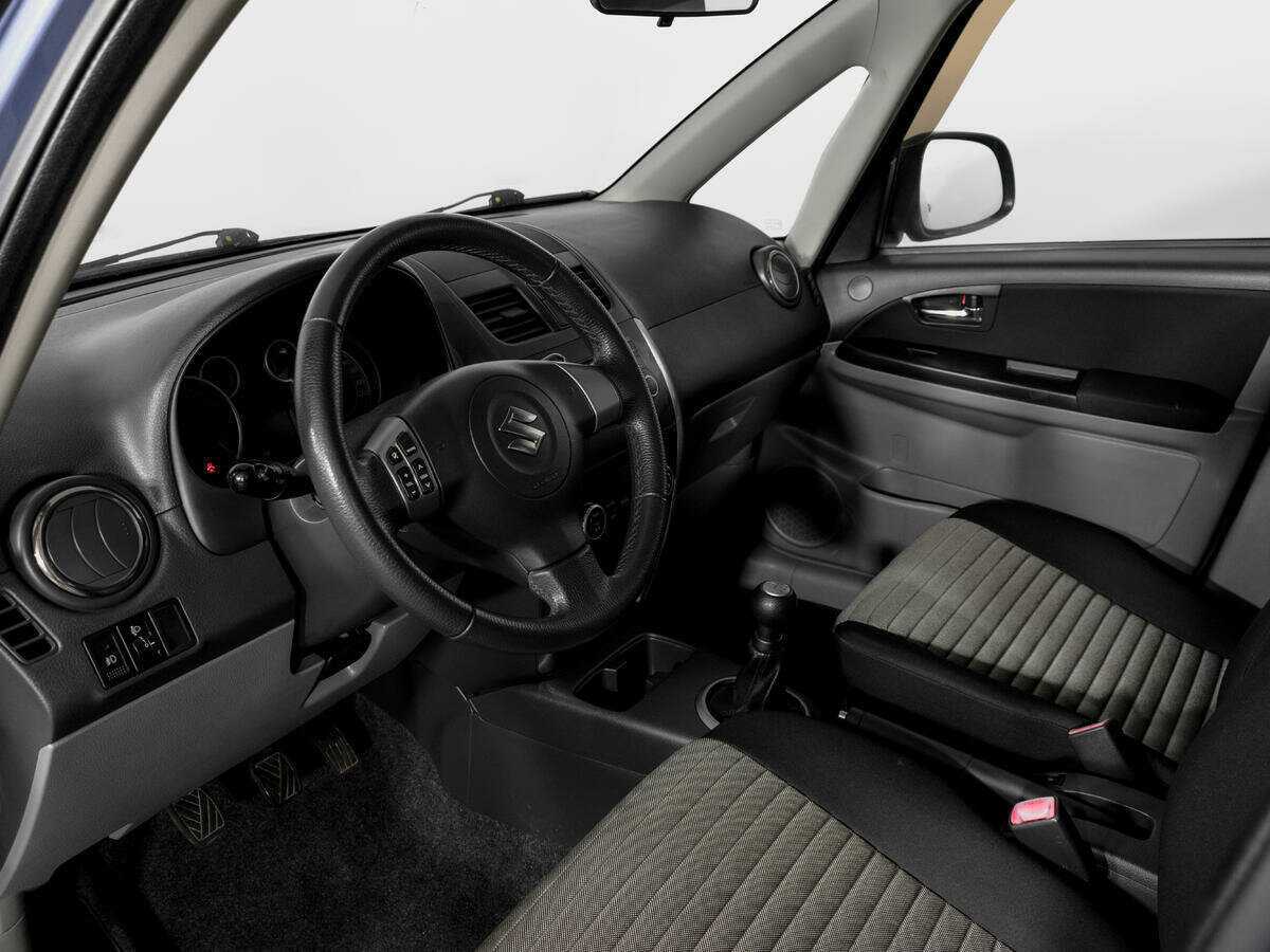 Купить Suzuki SX4 с пробегом. Фото: #14