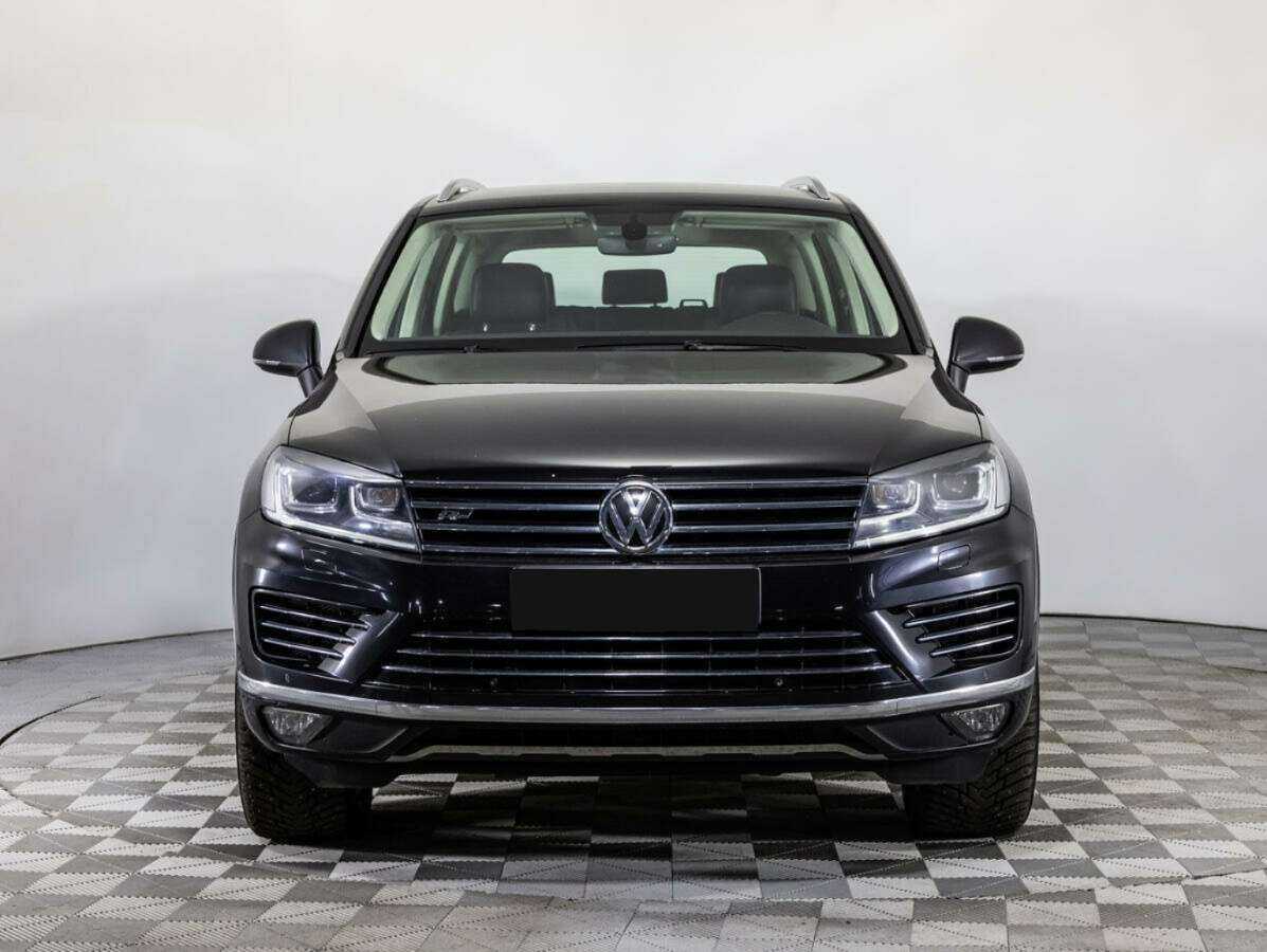 Купить Volkswagen Touareg с пробегом. Фото: #1