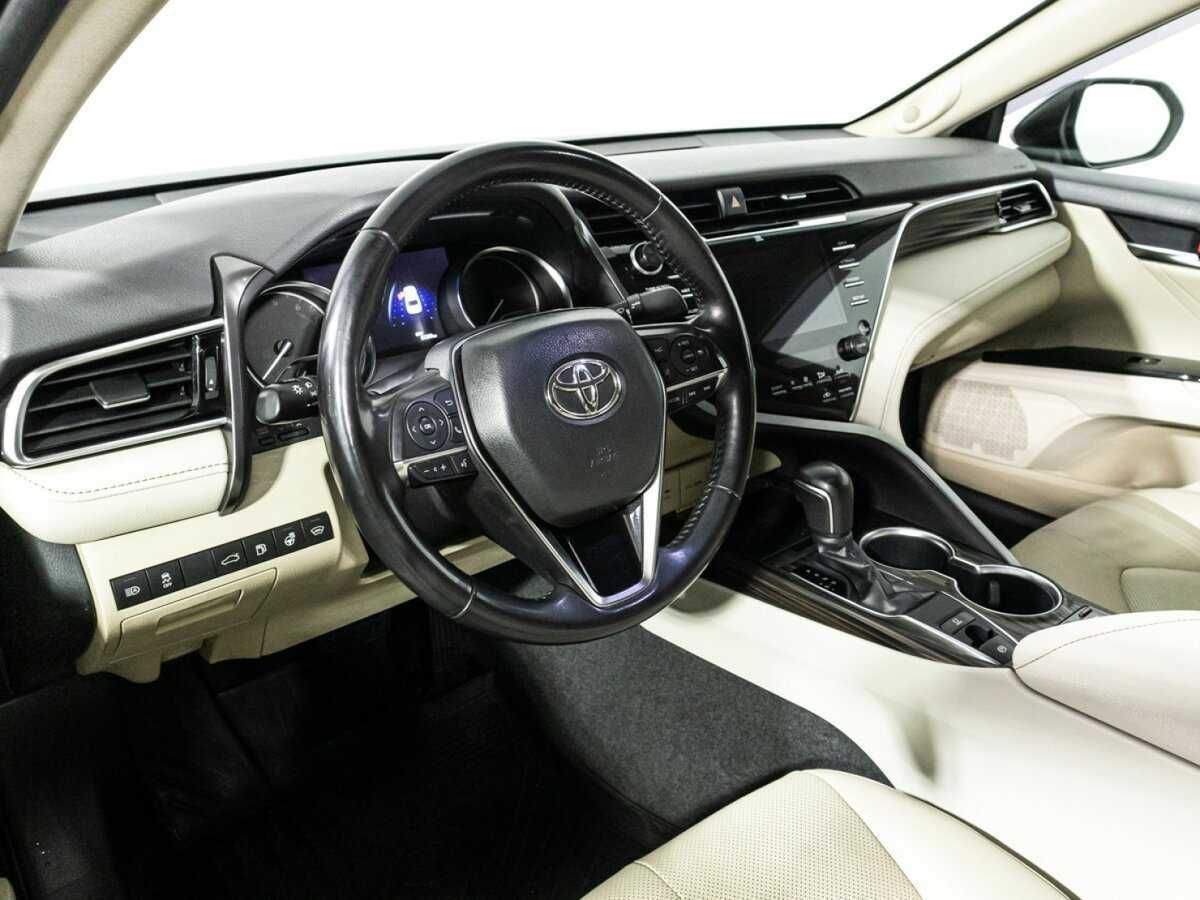 Купить Toyota Camry с пробегом. Фото: #10
