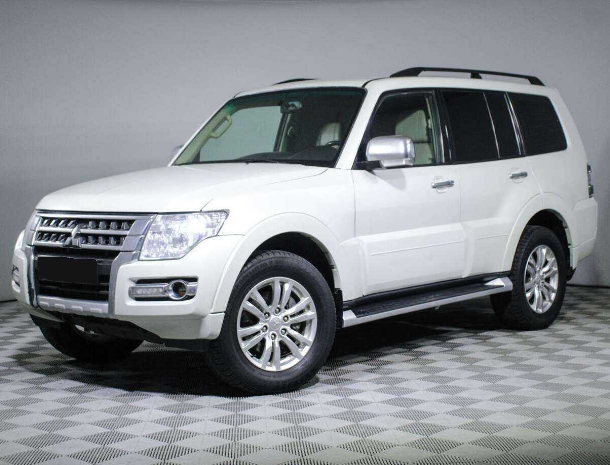 Купить Mitsubishi Pajero с пробегом. Посмотреть фото