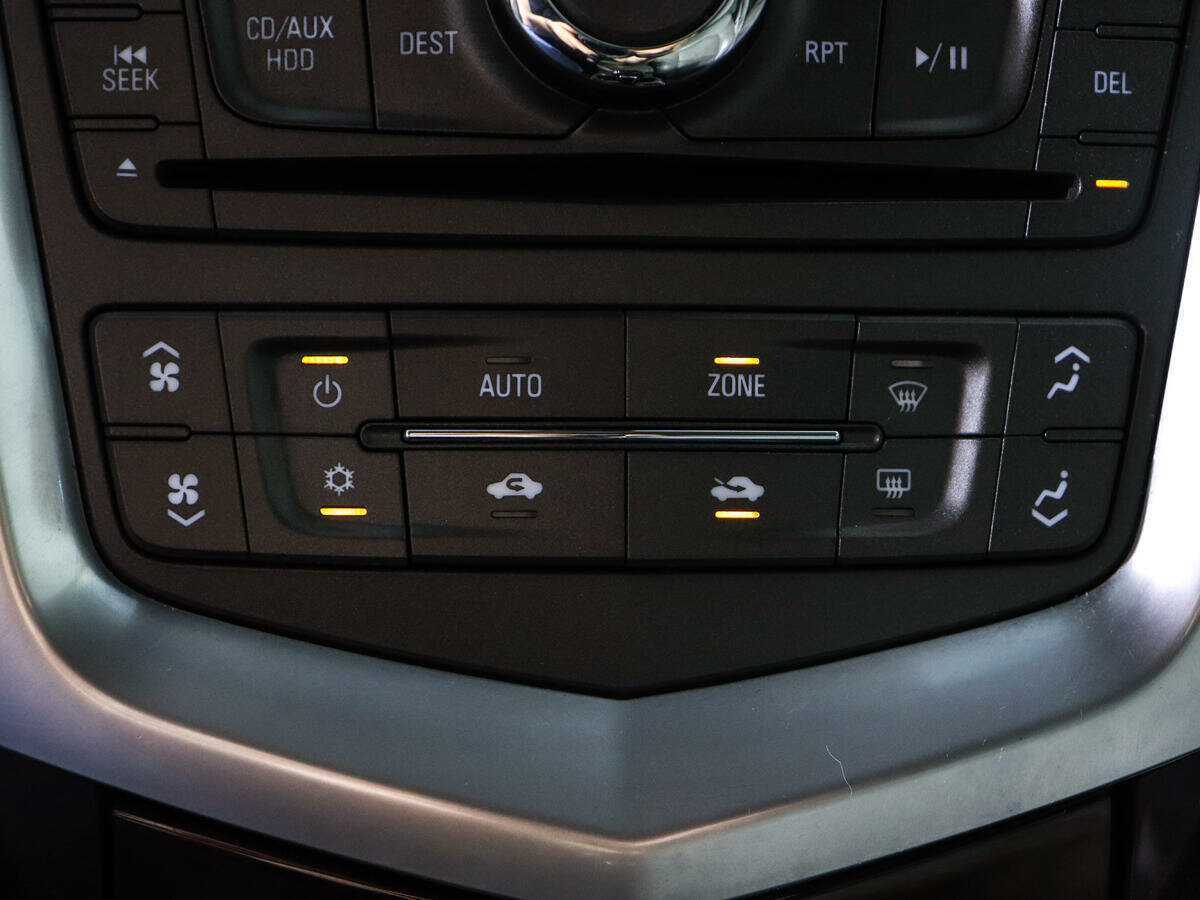 Купить Cadillac SRX с пробегом. Фото: #12