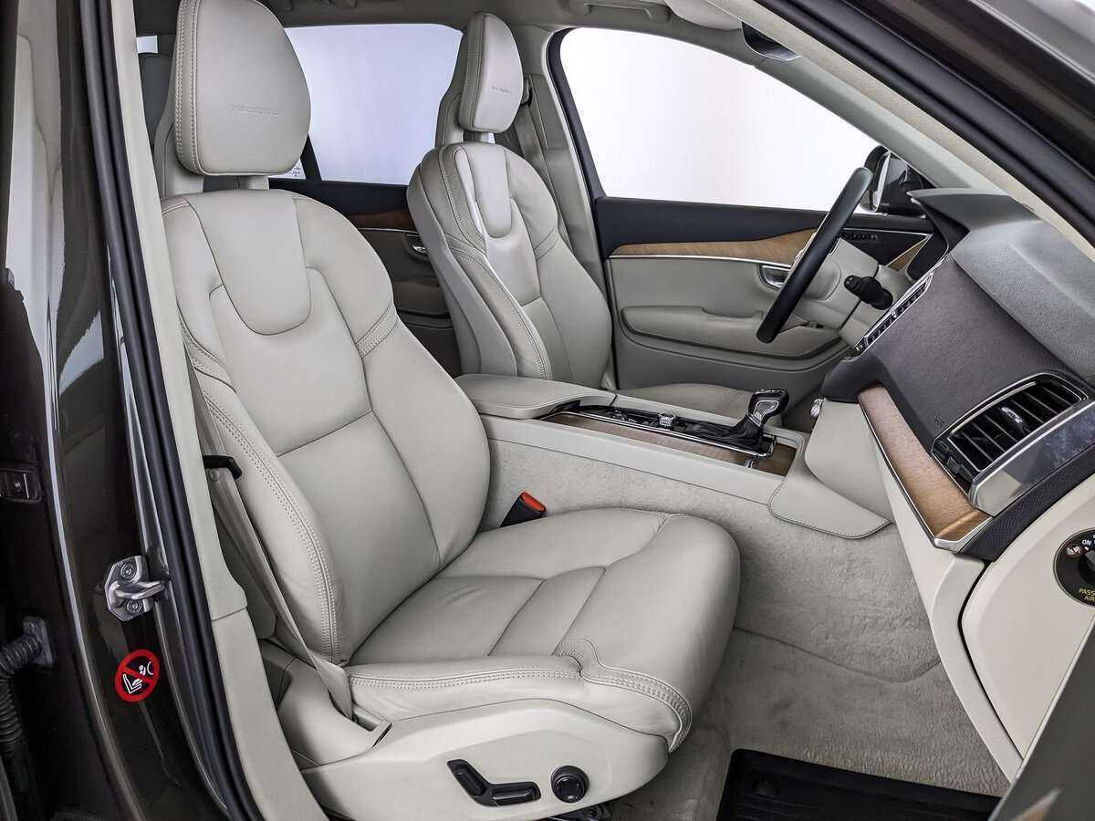 Купить Volvo XC90 с пробегом. Фото: #22