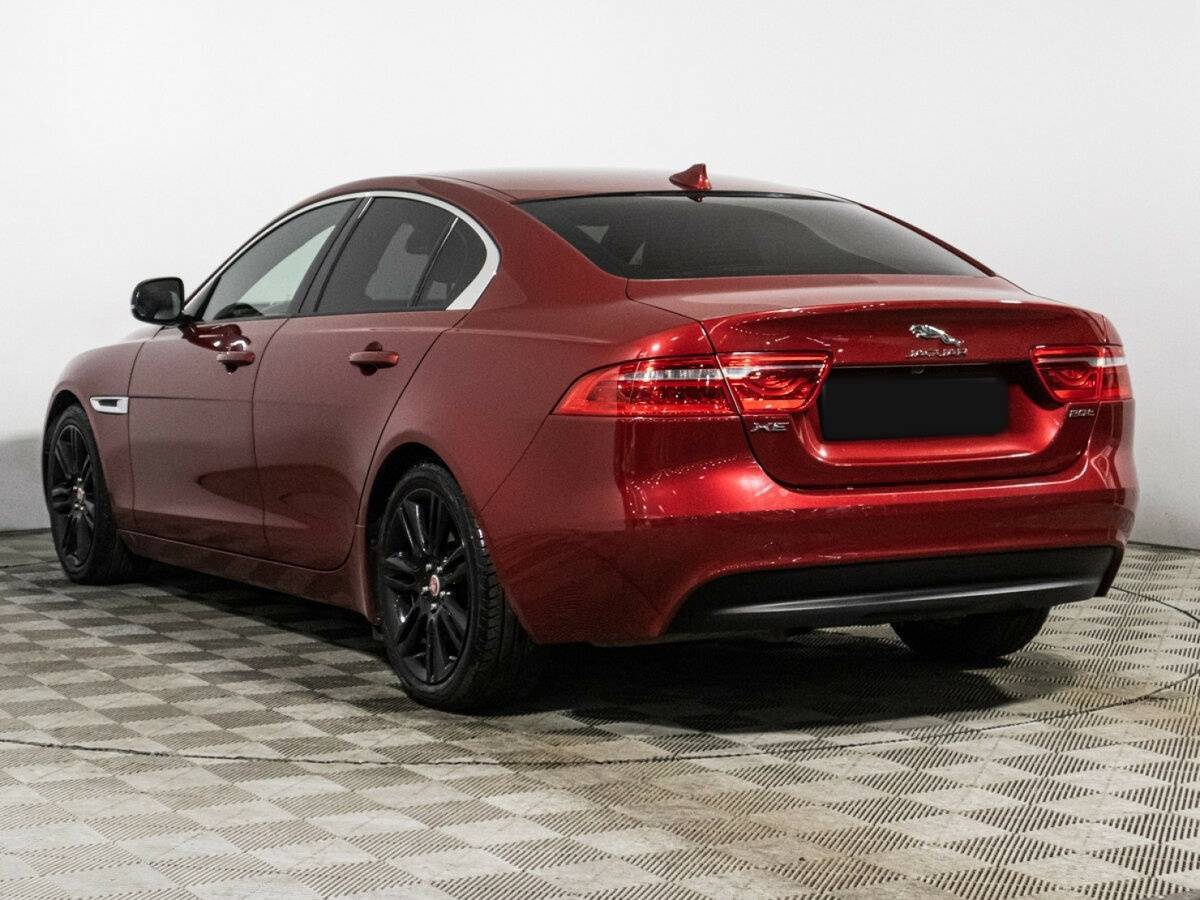 Купить Jaguar XE с пробегом. Фото: #6