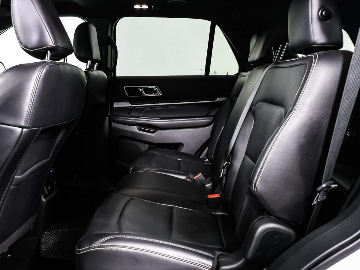 Купить Ford Explorer с пробегом. Фото: #10