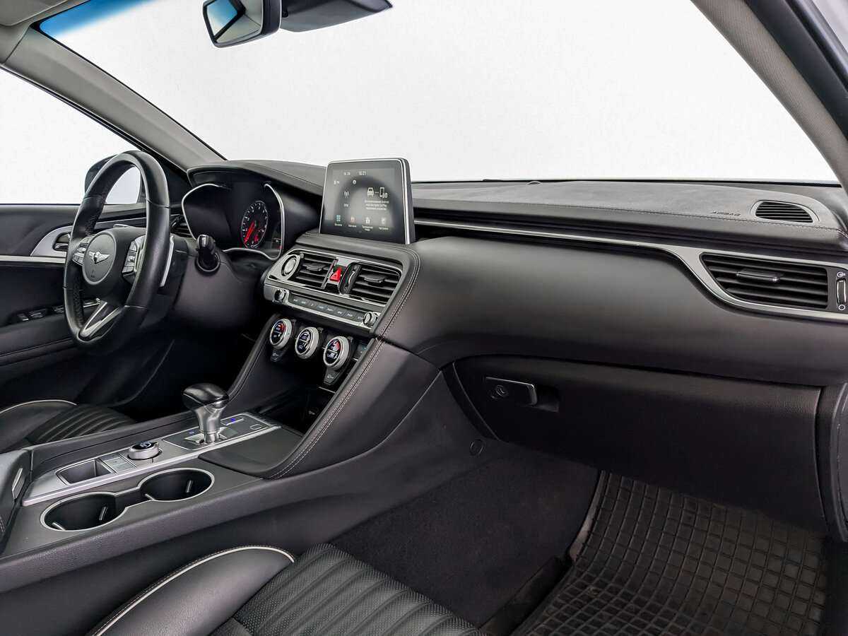 Купить Genesis G70 с пробегом. Фото: #8