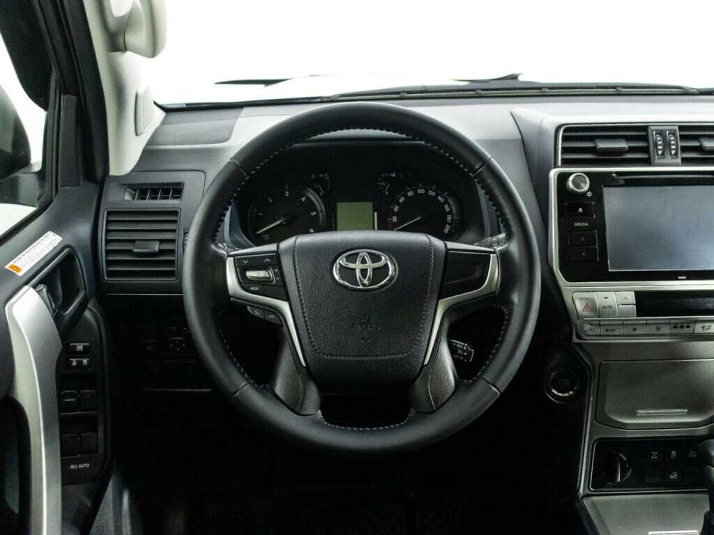 Купить Toyota Land Cruiser Prado с пробегом. Фото: #17