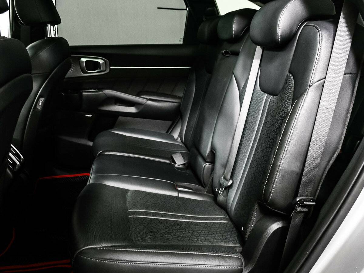 Купить Kia Sorento с пробегом. Фото: #11