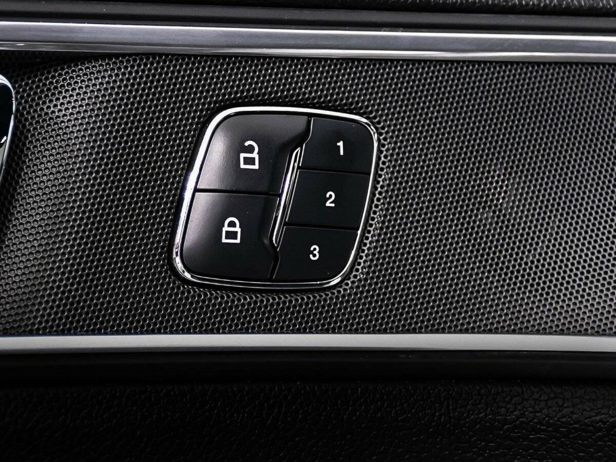 Купить Ford Explorer с пробегом. Фото: #16