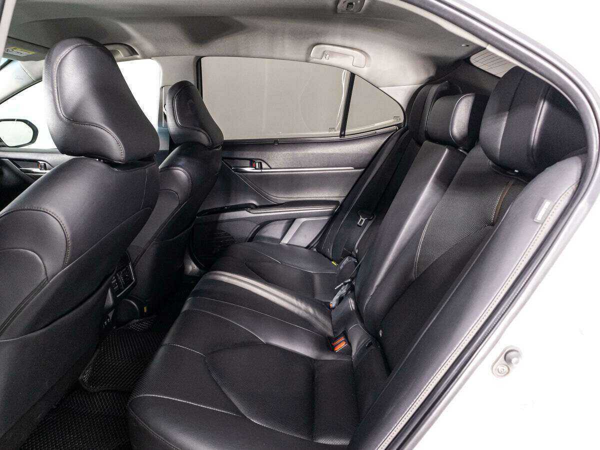 Купить Toyota Camry с пробегом. Фото: #9