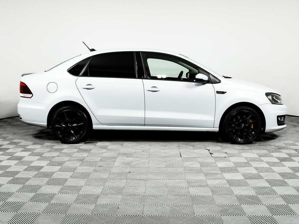 Купить Volkswagen Polo с пробегом. Фото: #3