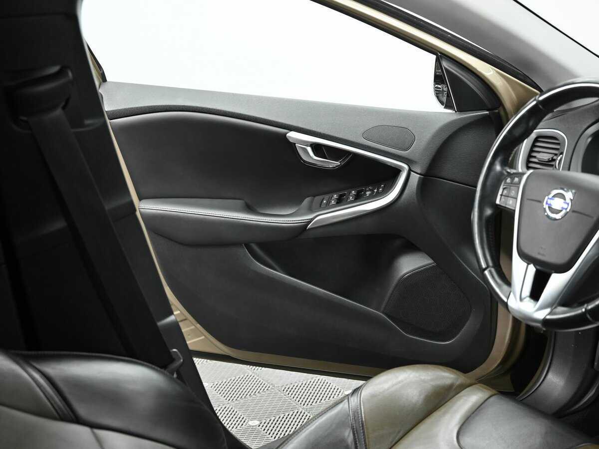 Купить Volvo V40 с пробегом. Фото: #7