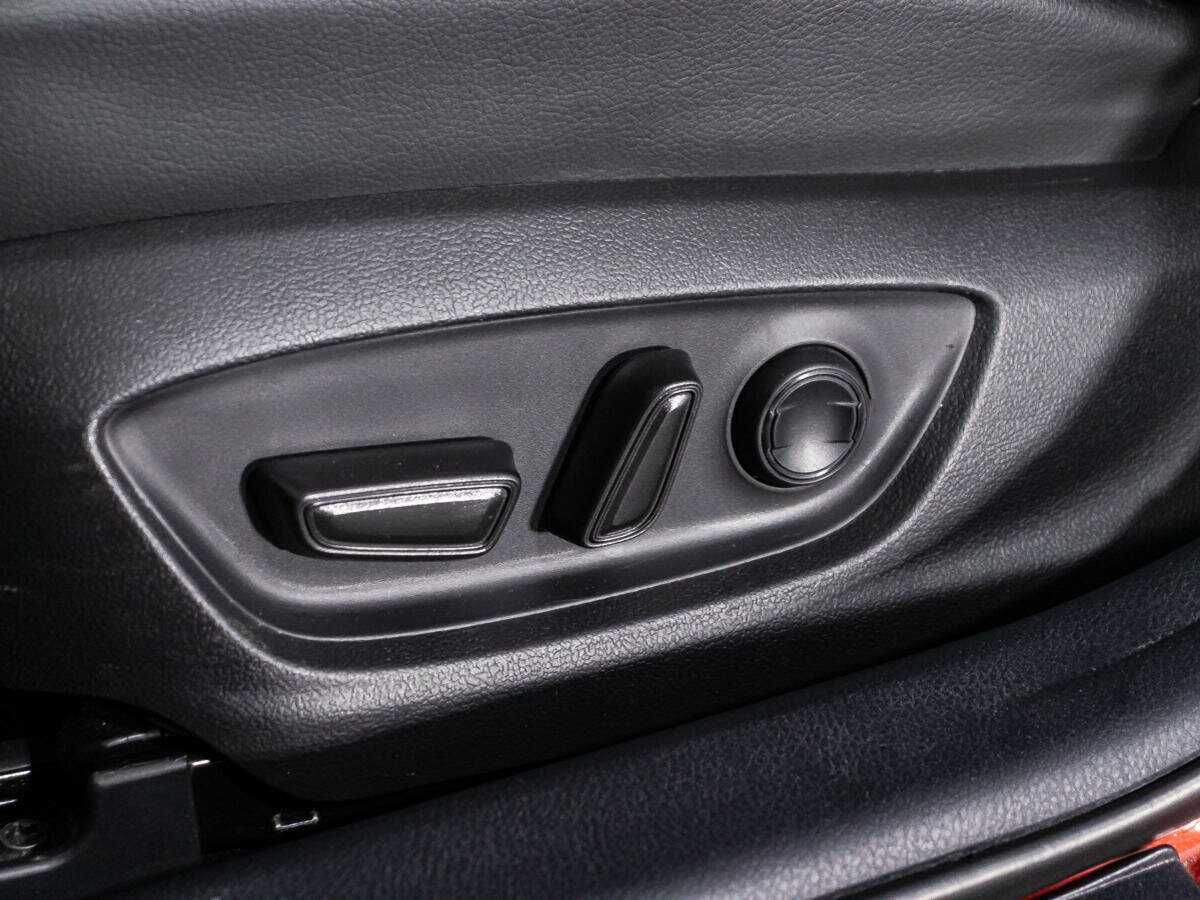 Купить Toyota Camry с пробегом. Фото: #18
