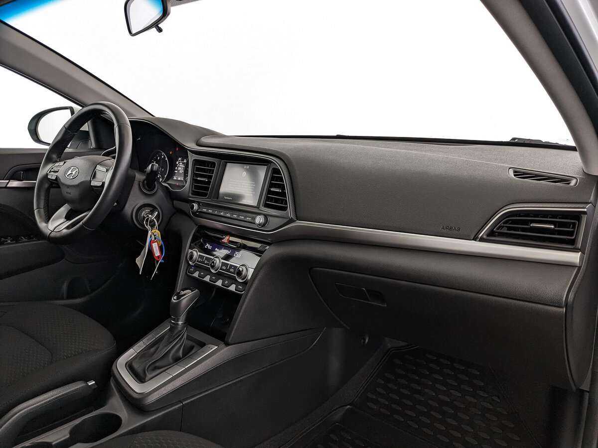 Купить Hyundai Elantra с пробегом. Фото: #12