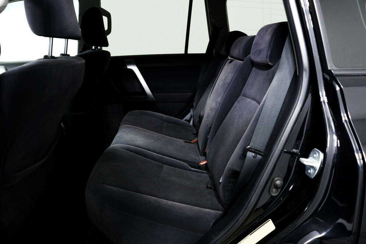 Купить Toyota Land Cruiser Prado с пробегом. Фото: #10