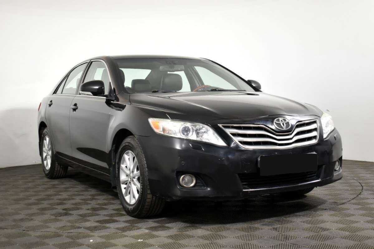 Купить Toyota Camry с пробегом. Фото: #2