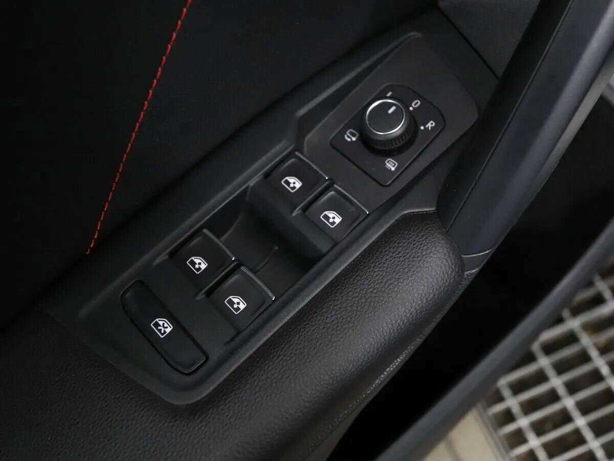 Купить Volkswagen Tiguan с пробегом. Фото: #6