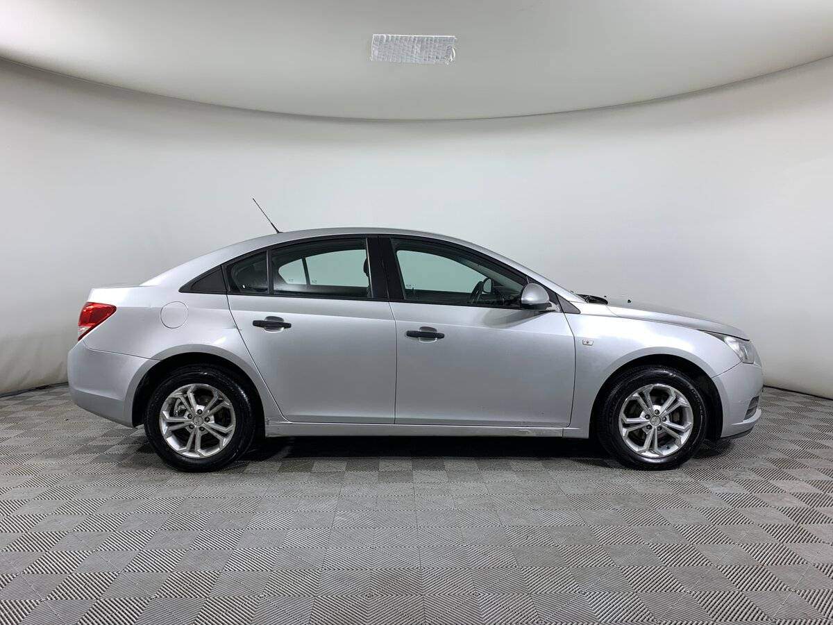 Купить Chevrolet Cruze с пробегом. Фото: #3