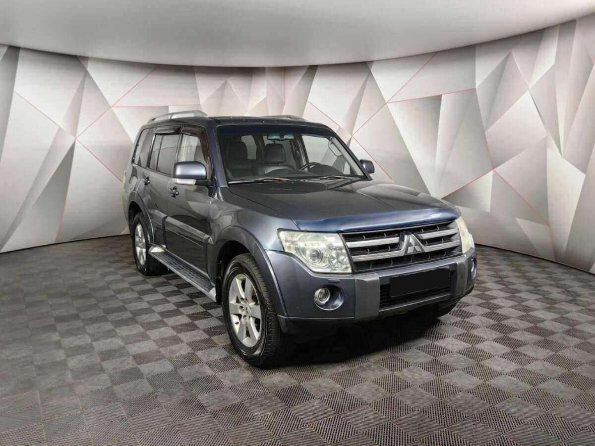 Купить Mitsubishi Pajero с пробегом. Фото: #2