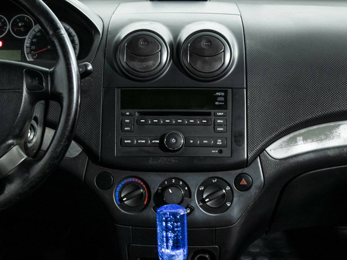 Купить Chevrolet Aveo с пробегом. Фото: #13