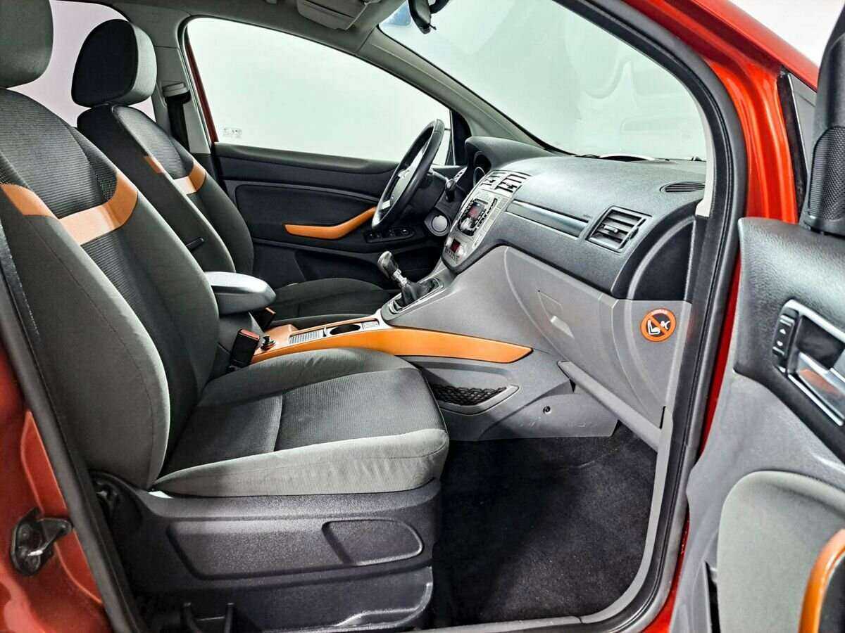 Купить Ford Kuga с пробегом. Фото: #8