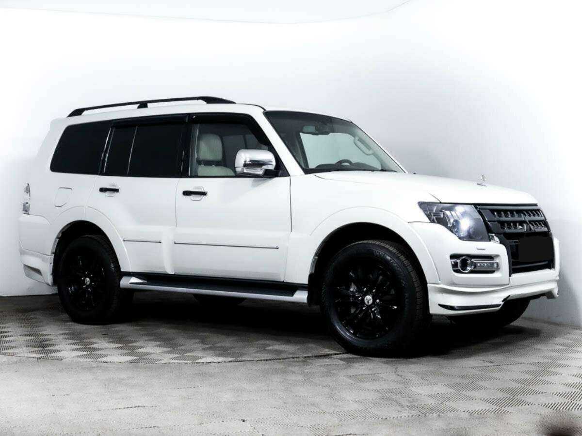 Купить Mitsubishi Pajero с пробегом. Фото: #2