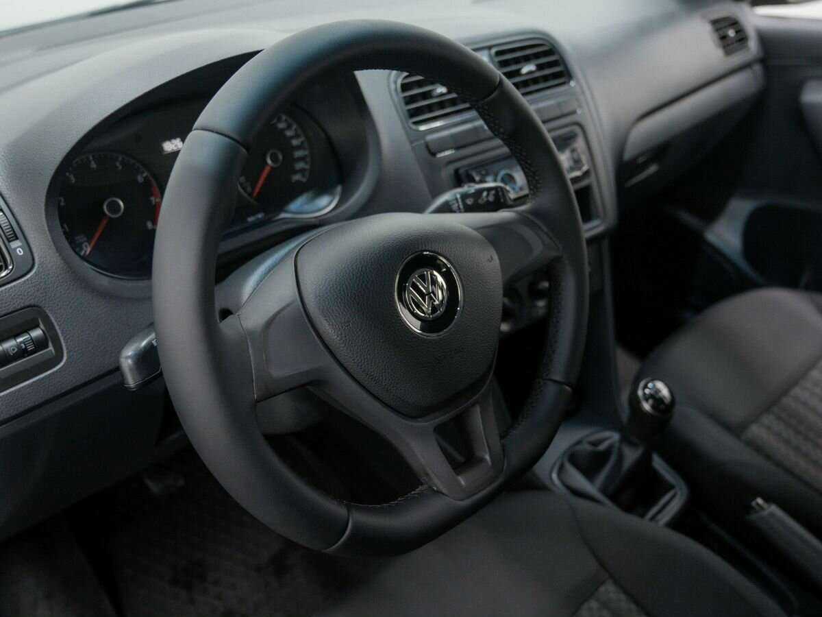 Купить Volkswagen Polo с пробегом. Фото: #16