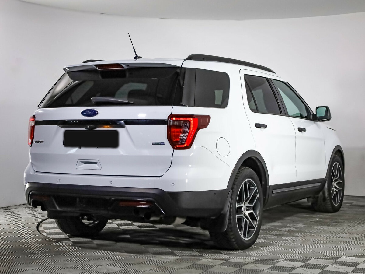 Купить Ford Explorer с пробегом. Фото: #4