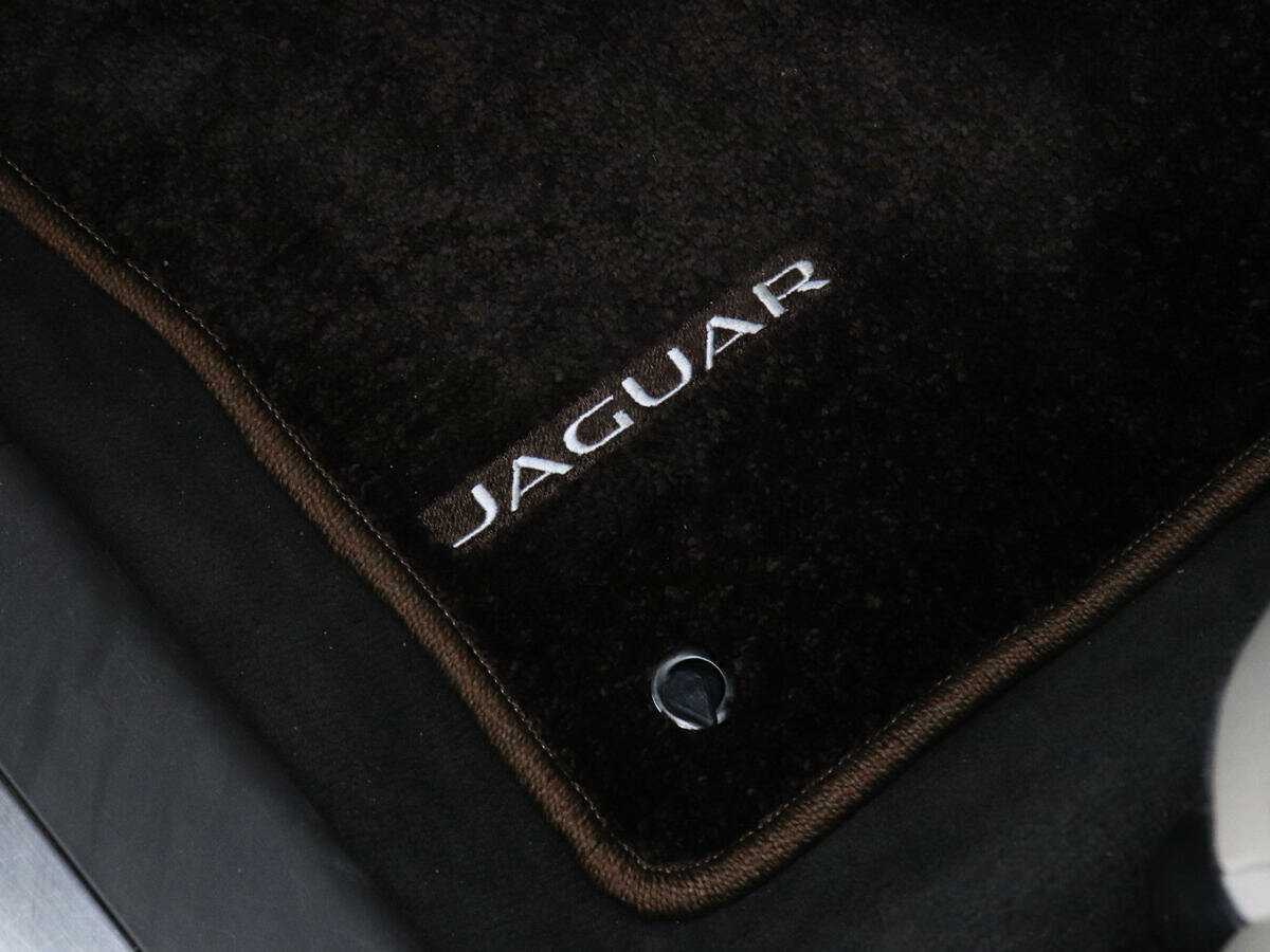 Купить Jaguar F-Pace с пробегом. Фото: #20