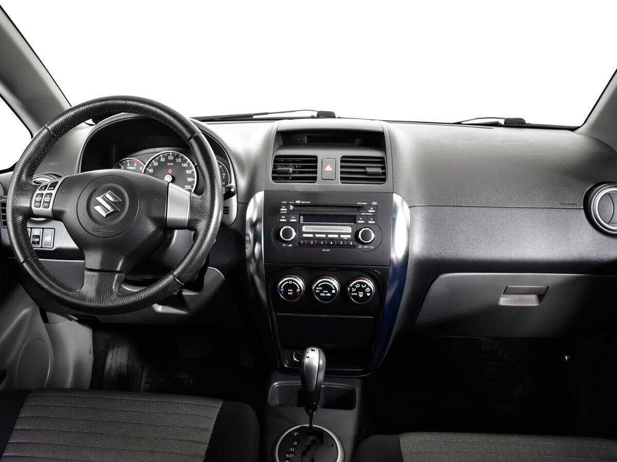 Купить Suzuki SX4 с пробегом. Фото: #11