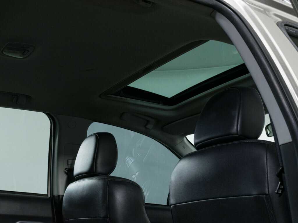 Купить Mitsubishi Outlander с пробегом. Фото: #10