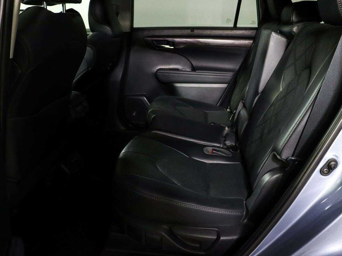 Купить Toyota Highlander с пробегом. Фото: #9