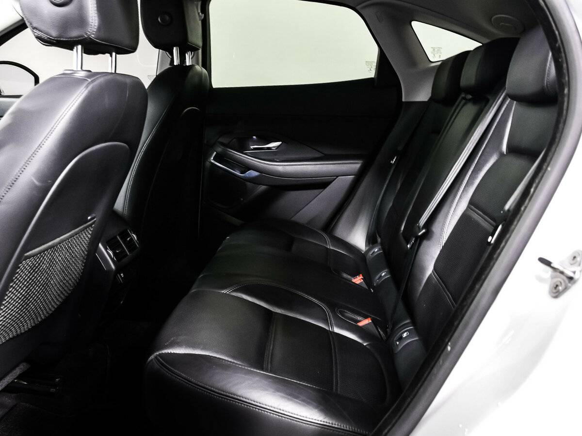 Купить Jaguar E-Pace с пробегом. Фото: #11