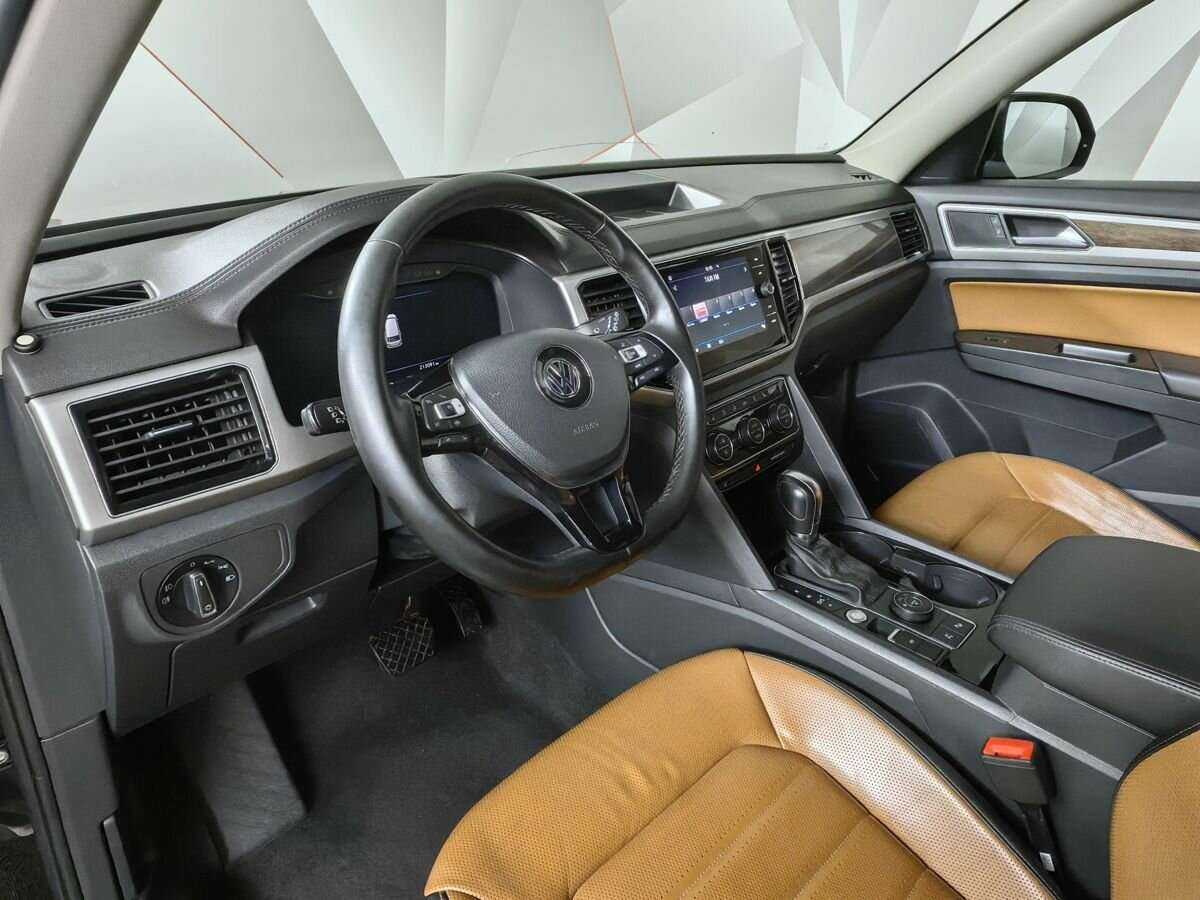Купить Volkswagen Teramont с пробегом. Фото: #13