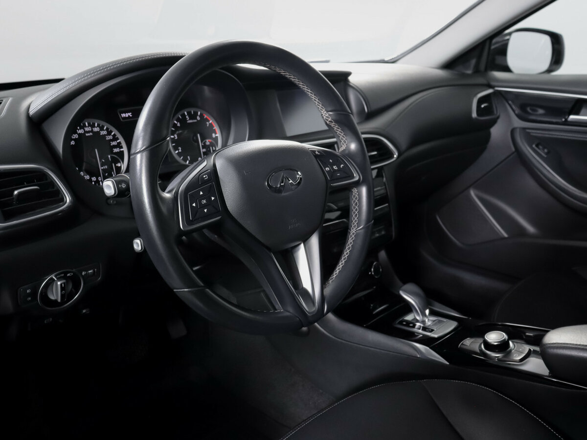 Купить Infiniti QX30 с пробегом. Фото: #11