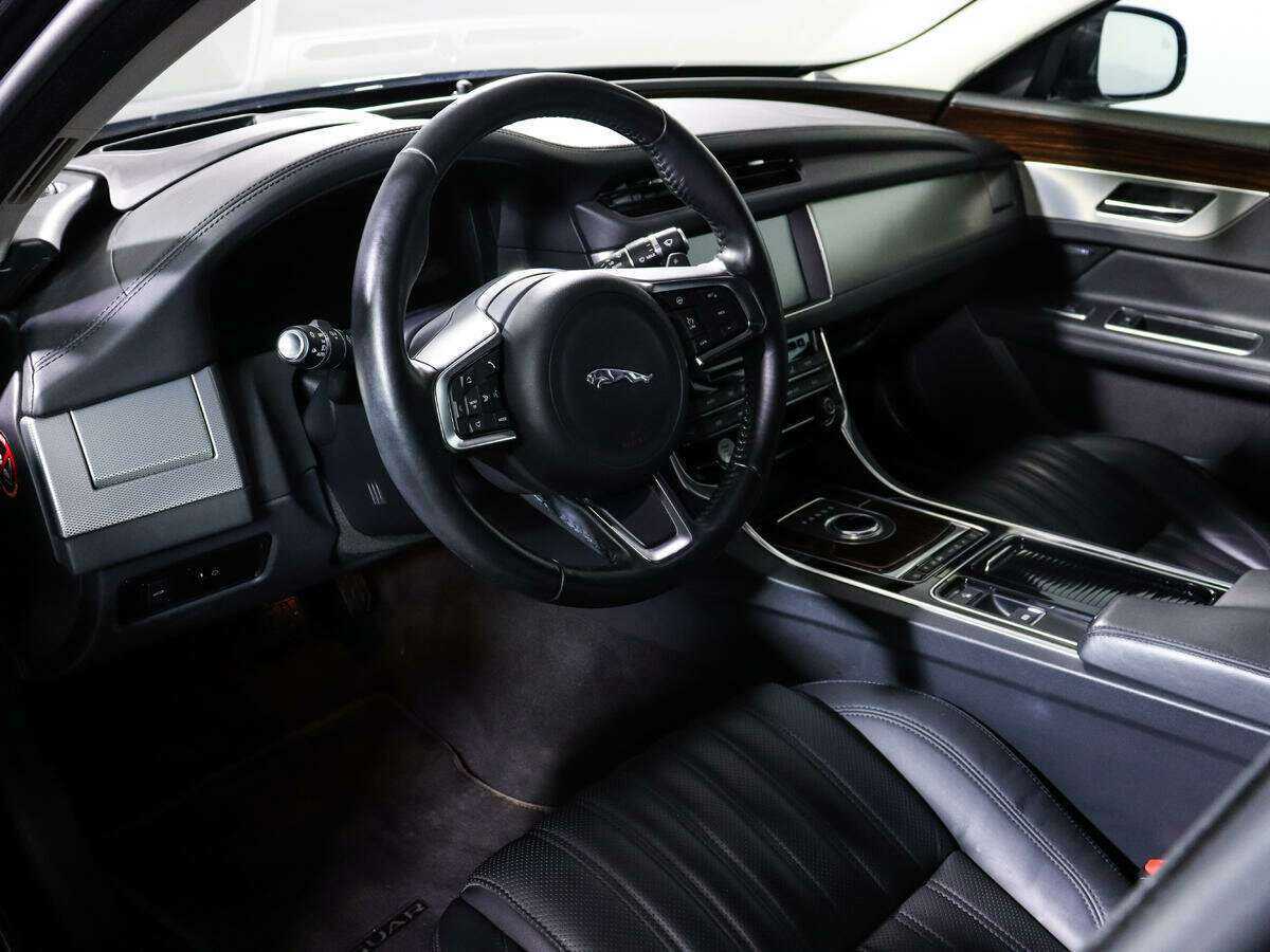Купить Jaguar XF с пробегом. Фото: #12
