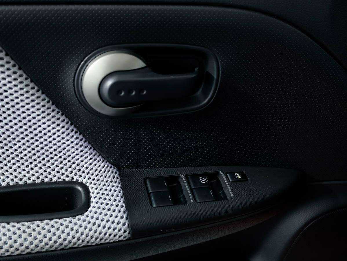 Купить Nissan Note с пробегом. Фото: #13