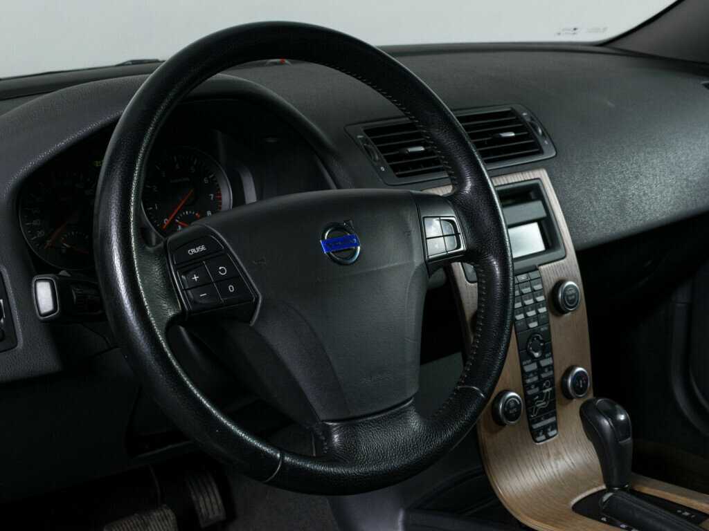 Купить Volvo S40 с пробегом. Фото: #11