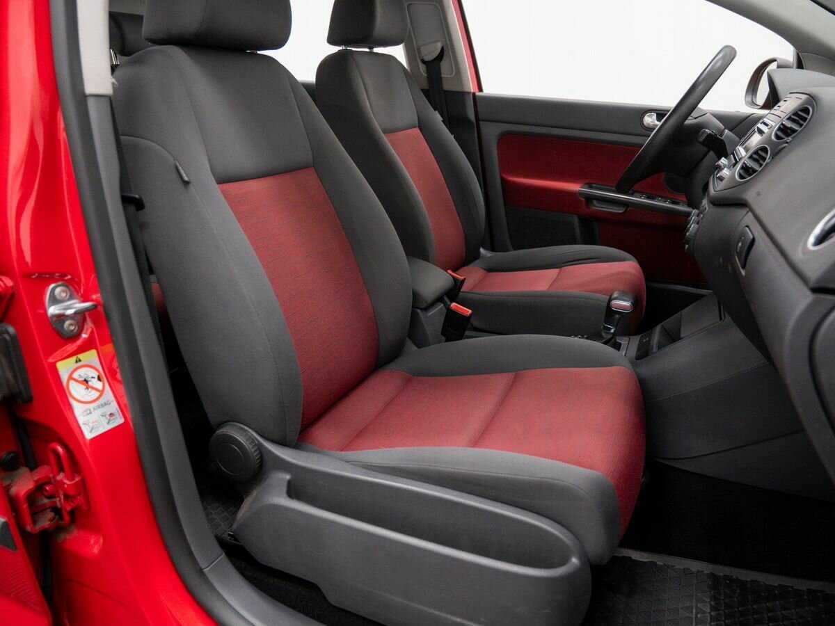 Купить Volkswagen Golf Plus с пробегом. Фото: #6