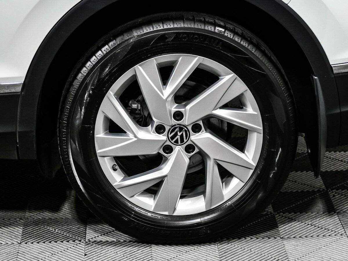 Купить Volkswagen Tiguan с пробегом. Фото: #13