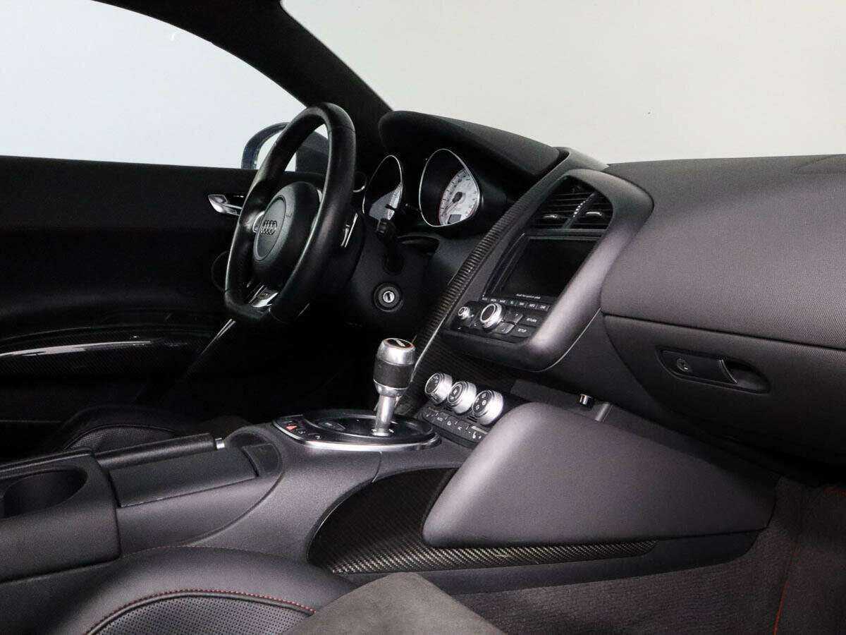 Купить Audi R8 с пробегом. Фото: #5