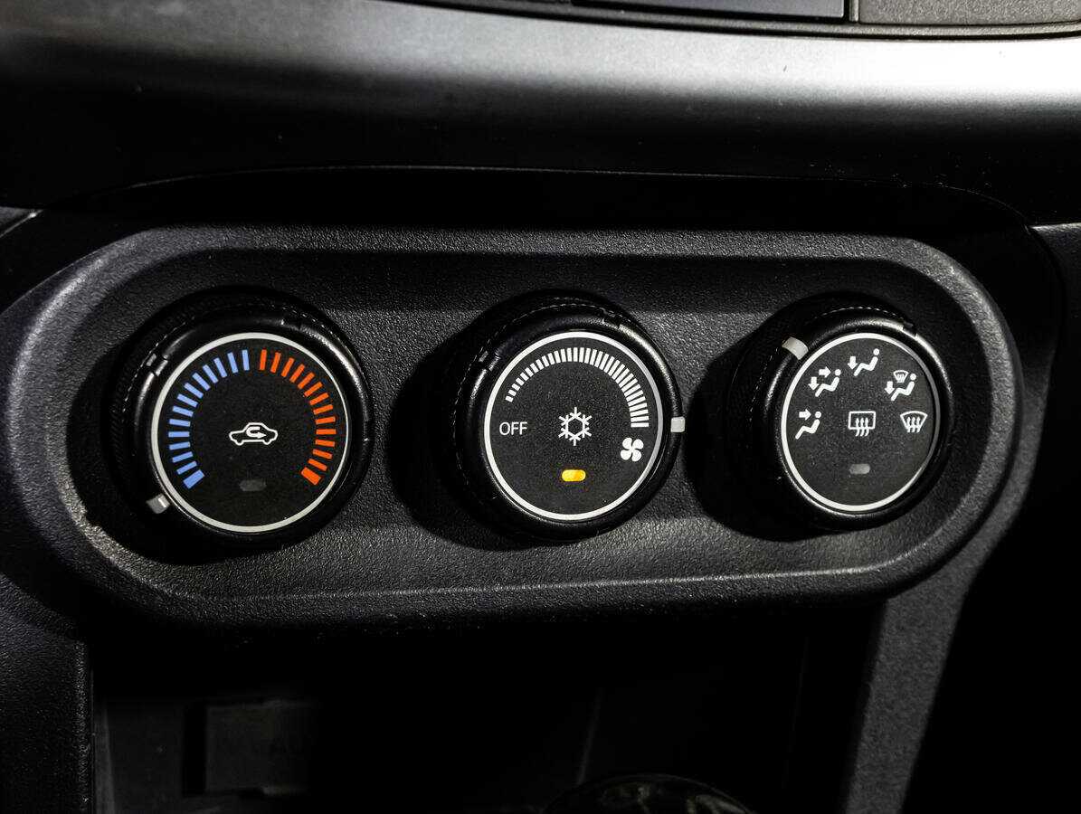 Купить Mitsubishi Lancer с пробегом. Фото: #15