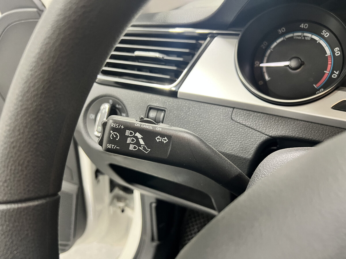 Купить Skoda Rapid с пробегом. Фото: #19