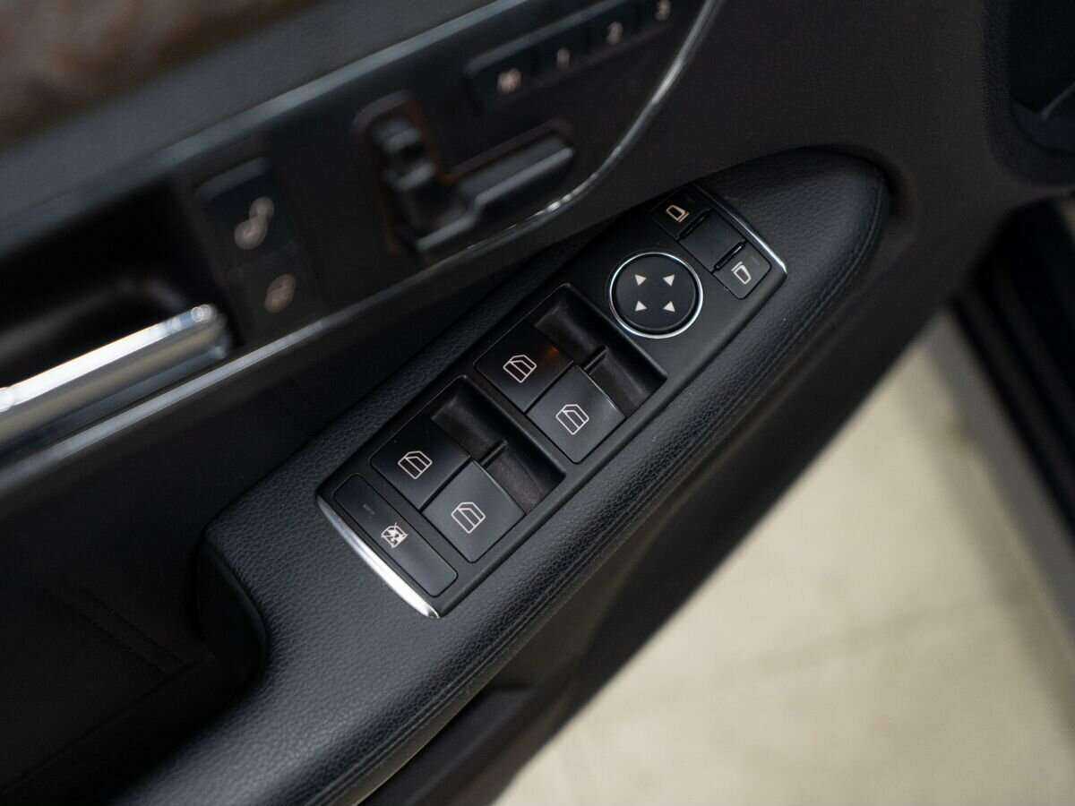 Купить Mercedes-Benz E-Класс с пробегом. Фото: #13
