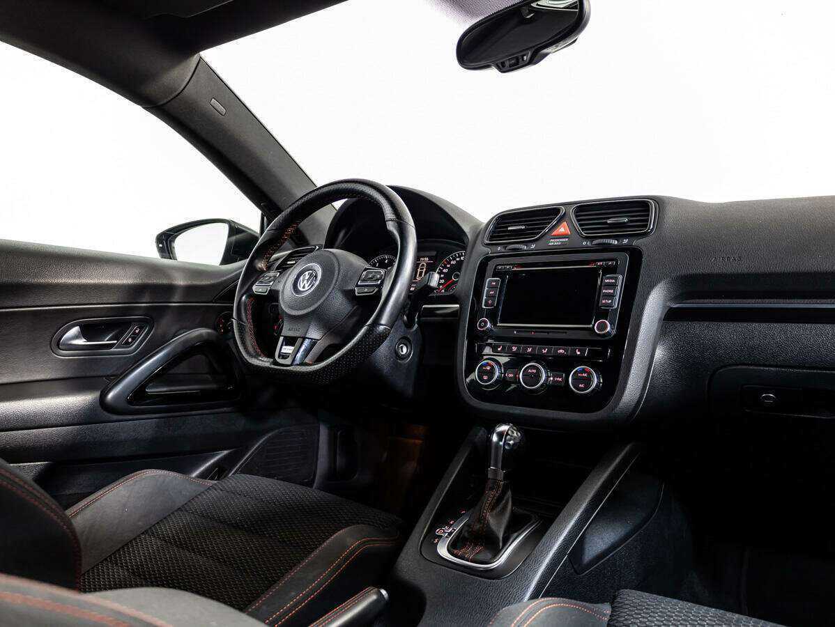 Купить Volkswagen Scirocco с пробегом. Фото: #7