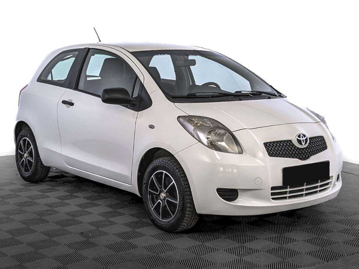 Купить Toyota Yaris с пробегом. Фото: #2
