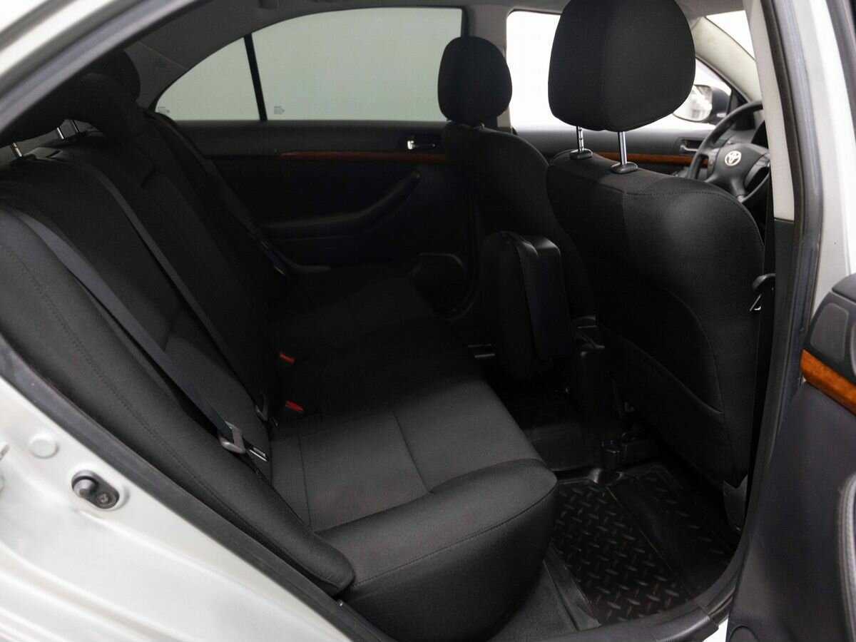 Купить Toyota Avensis с пробегом. Фото: #9