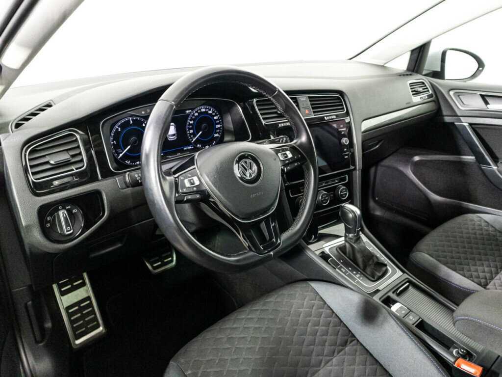 Купить Volkswagen Golf с пробегом. Фото: #10